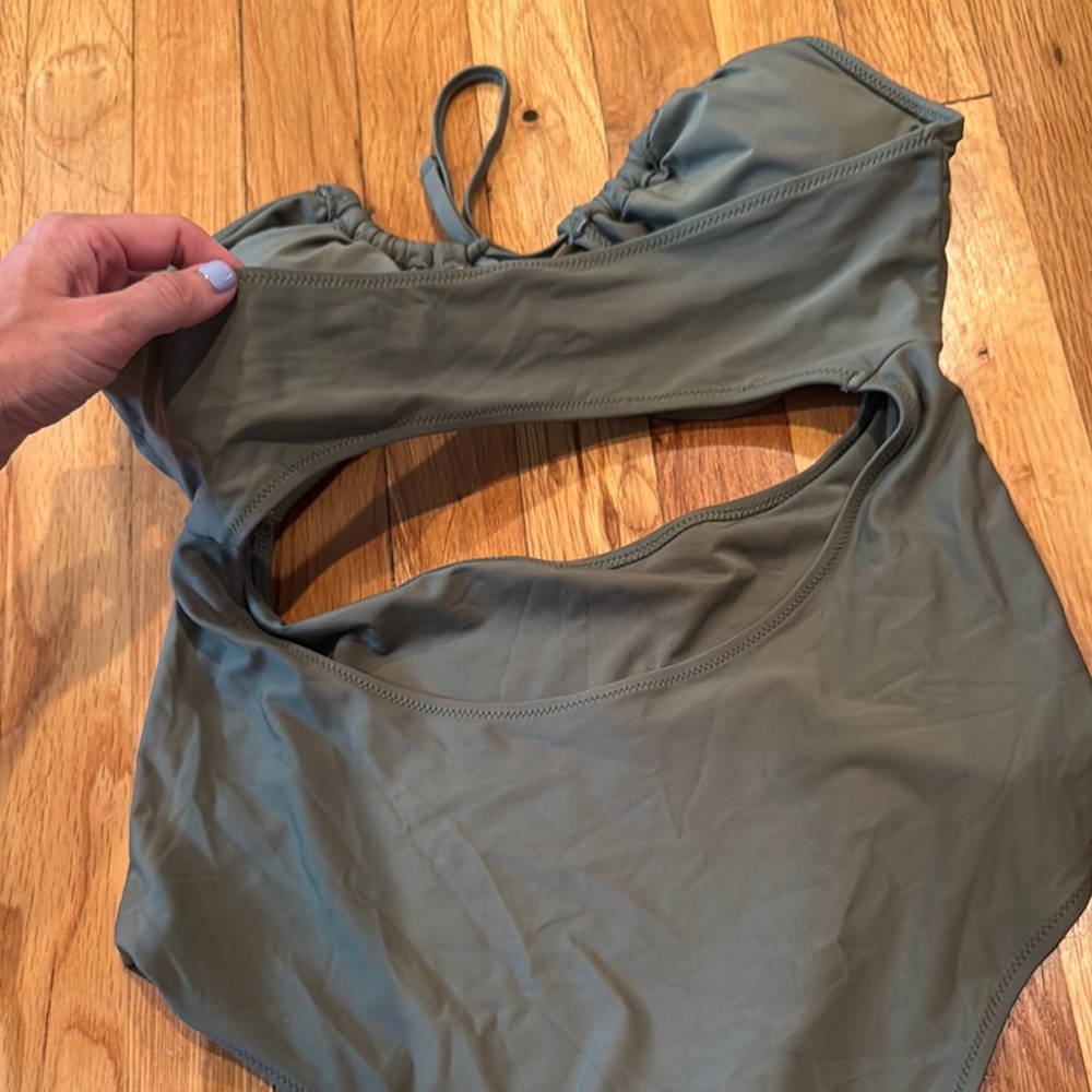 One-Piece Swimsuit - Picture 3 of 5